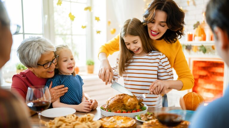 9 Ways I Get My Kids Involved In Thanksgiving Prep